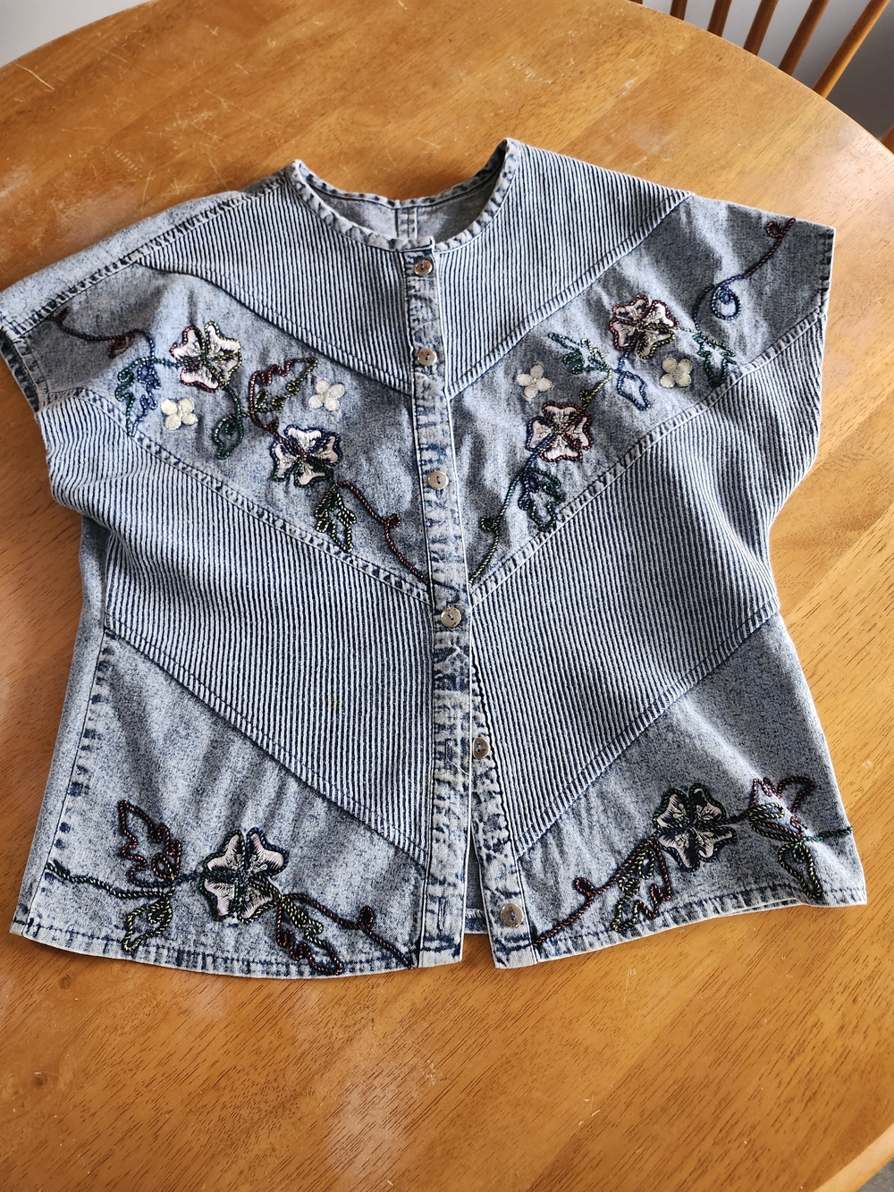 🌼 Hand-Embroidered 100% Cotton Denim Vest | One-Of-a-Kind Medium | Vintage